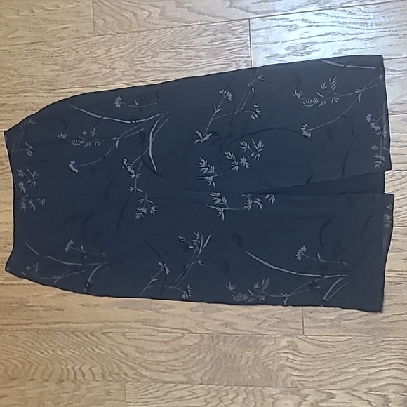 Vintage Express Black Floral Maxi skirt 11/12 - Picture 4 of 5